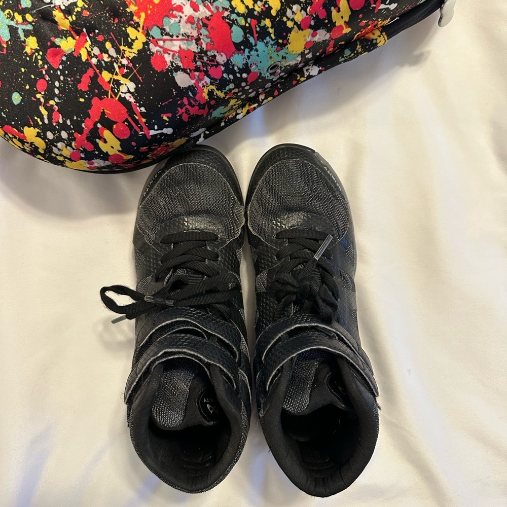 Nfinity mid top Beast Cheer Shoes SIZE 4